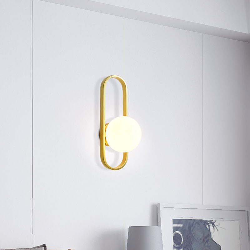 Light circle - Moderne væglampe med glaskugle og cirkulært design